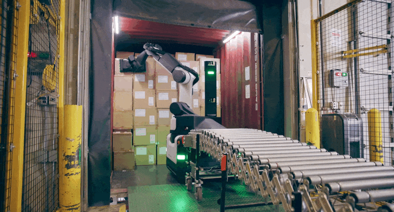Boston Dynamics' Stretch at DHL's Warehouse